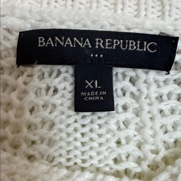 Banana Republic Women's Cream V-Neck Sweater size XL - Picture 6 of 11